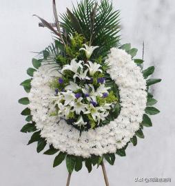 百合花多少钱（死人花圈多少钱一个）
