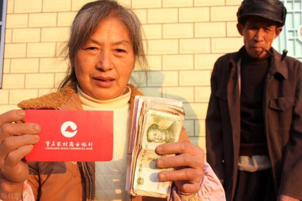 2016年粮食补贴多少钱（人大代表建议精准落实粮食直补用于粮食生产）