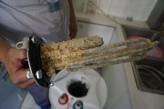 热水器换镁棒多少钱（电热水器里的镁棒有什么作用）