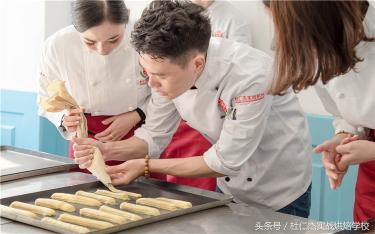 杜仁杰烘焙学费多少钱（烘焙学徒能学到东西吗）