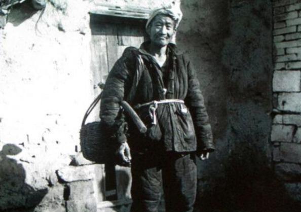 手拉1911多少钱（1952年武汉一铁匠去北京找毛主席）
