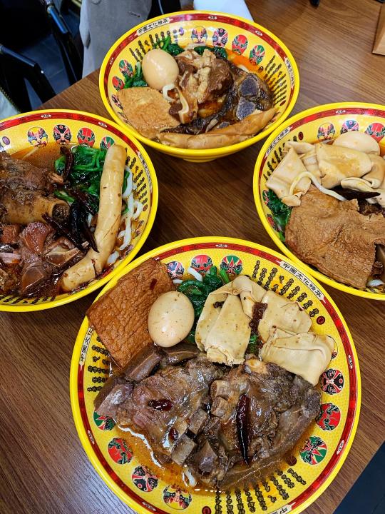牛排多少錢一份(長春這家牛排板面19元一大碗真有大牛排)