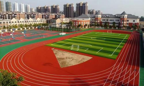 塑膠跑道多少錢一平方（新國標塑膠跑道多少錢一平方）