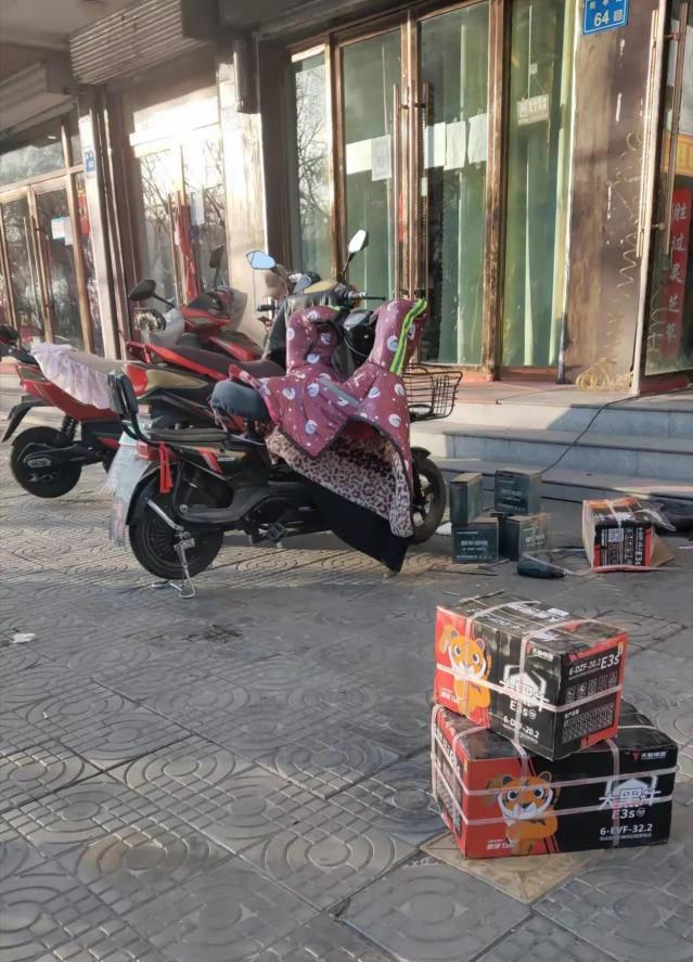 电动车旧电瓶能卖多少钱（电动车换电池以旧换新到底多少钱最划算）
