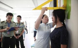 在新疆当兵退伍后能拿多少钱（现在当两年义务兵可以拿多少钱）