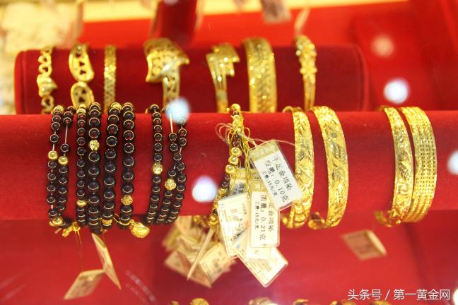现在黄金首饰多少钱一克2017（全国各大品牌黄金首饰价格一览表）