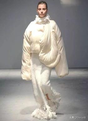 雅鹿羽绒服一般价格表（带你了解最全的羽绒服选购知识）
