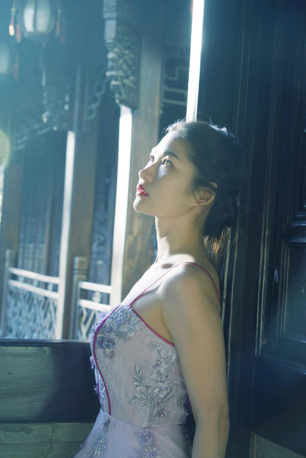 西茜的一幅画多少钱（中国最年轻的女画家）