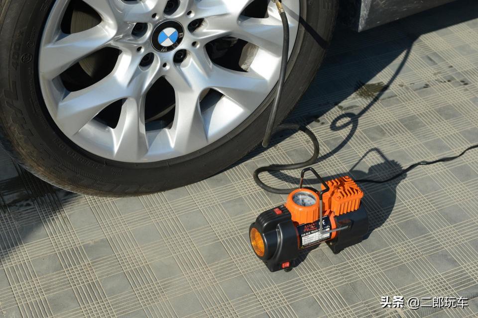 车带充气泵多少钱一个（车载轮胎充气泵）