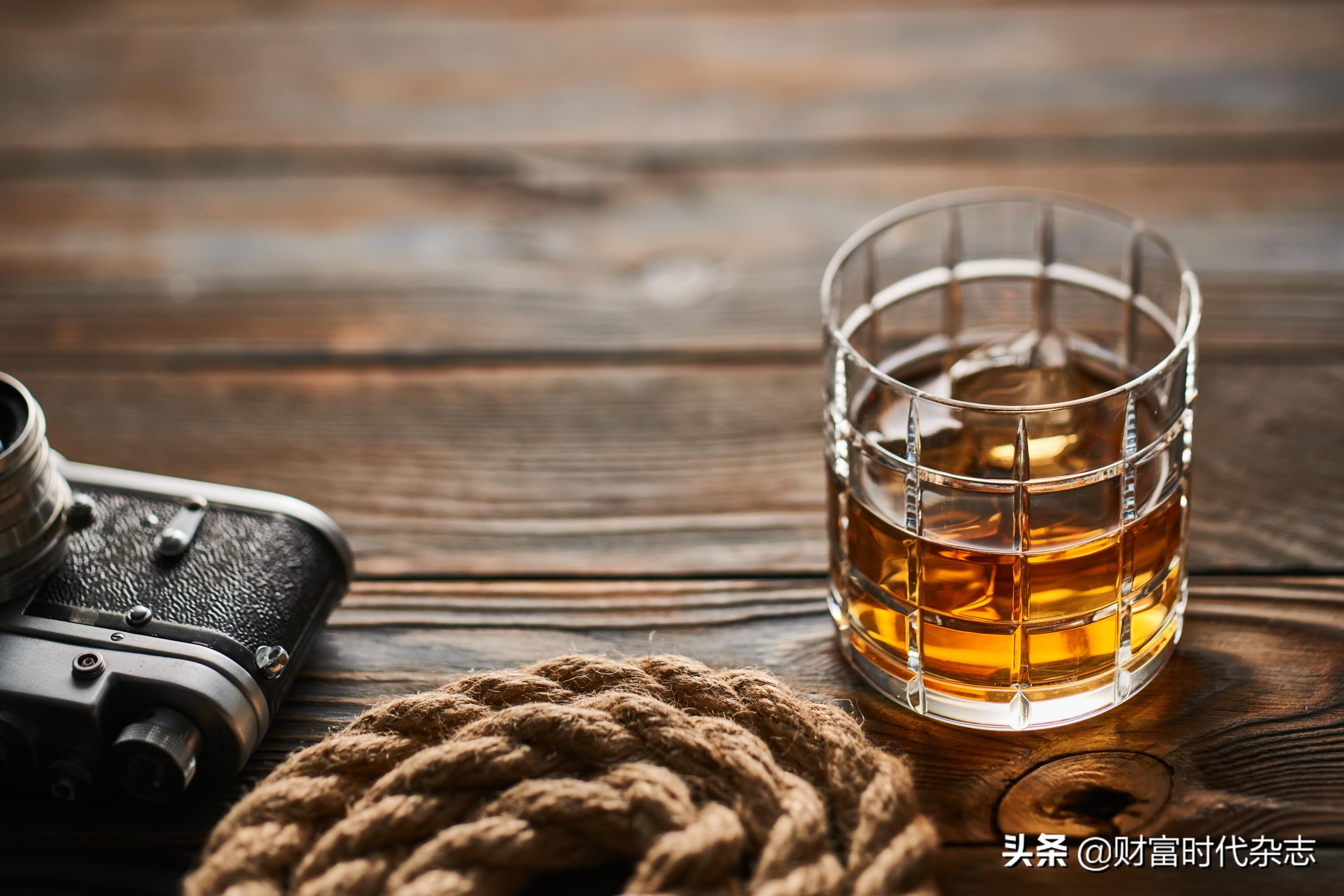 威士忌价格（200万一瓶）