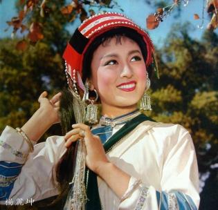 阿诗玛铁盒多少钱一条（东方美神杨丽坤的悲剧人生）