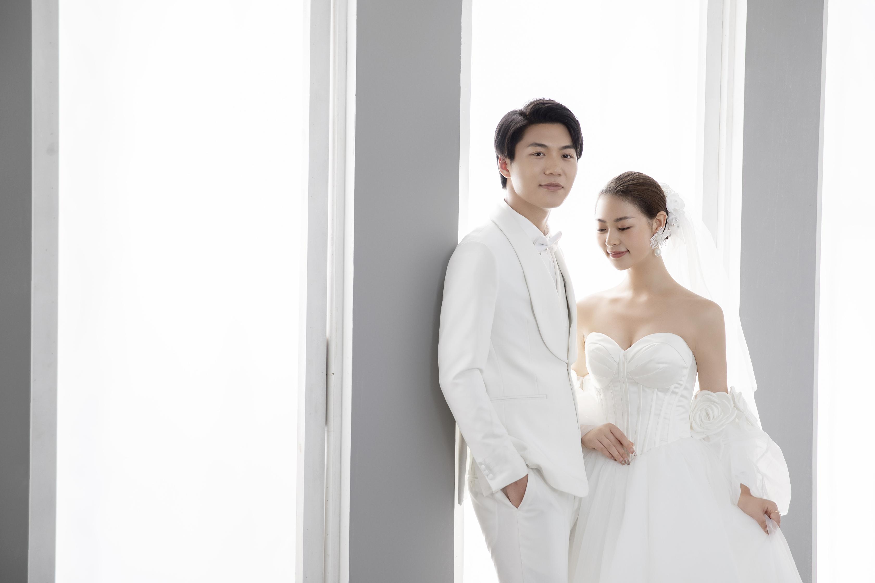 婚紗攝影價格表(鄭州婚紗照價格表)