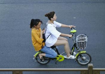 电动自行车电瓶价格（电动车换电池需要注意啥）