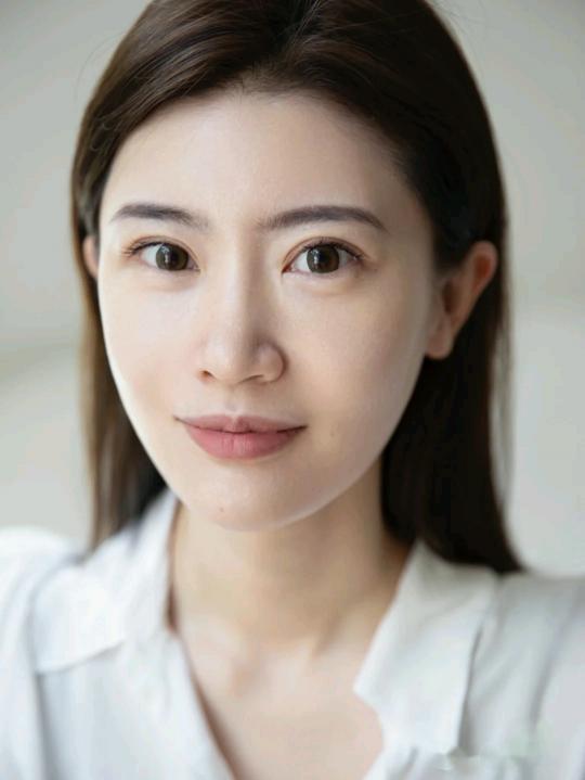 雅诗兰黛一套的价格（雅诗兰黛哪个系列好用）