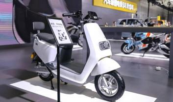 踏板电瓶车多少钱一台（续航200公里起）