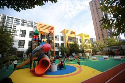 乡镇幼儿园需要多少钱（私立幼儿园每月3000）