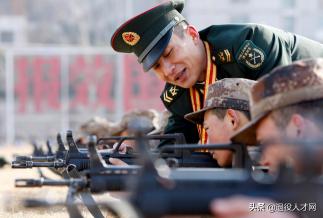 当兵两年退伍后给多少钱（本科学历想去当兵）