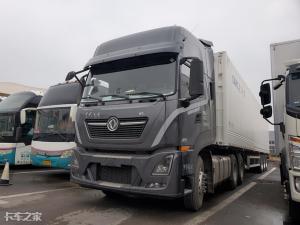 东风天龙前大灯多少钱（偶遇东风天龙AMT牵引车）