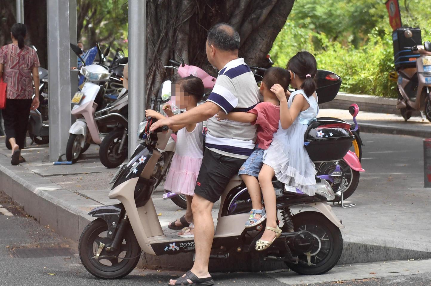 杂技自行车多少钱（电动自行车载孩子）