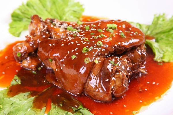 豬肘子一個多少錢一個（年貨買肘子）