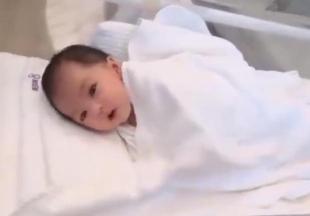 热巴送baby的辅食机多少钱（小时候美长大丑）