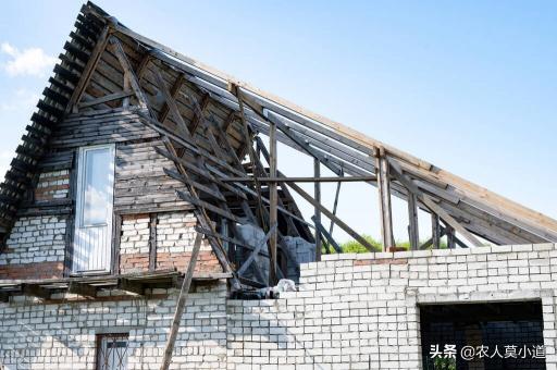 蓋房一平米需要多少錢（現(xiàn)在在農(nóng)村蓋一套房子要多少錢）