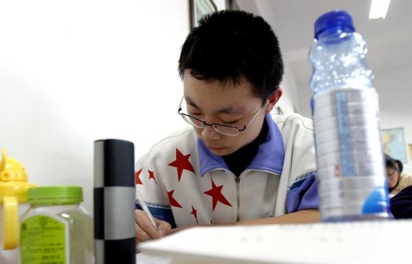 清華大學學霸法多少錢（從倒數第一到上清華北大）