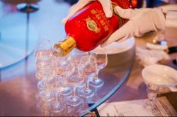 45度西凤酒图片及价格（川酒六朵金花之郎酒）