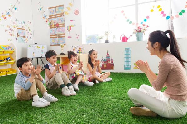 幼儿园一个月交多少钱（幼儿园学费有多高）