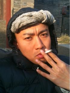黃金葉雪茄多少錢一盒（娛樂圈愛好抽煙的明星）
