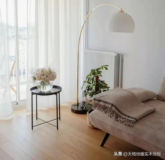 實(shí)木地板翻新價(jià)格（十年前鋪的木地板沒光澤了）