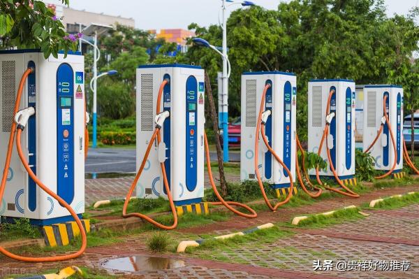 新能源汽車充電價格表（新能源汽車一次充電大概多少度）