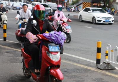 爱玛电瓶车电瓶价格（4款亲民的铅酸电池电动车）