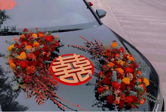 婚庆公司租车价格（婚车到底要借还是租）