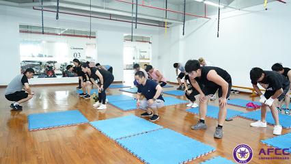 国职健身教练证书价格（健身教练证怎么考呢）