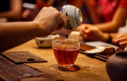桐城小花茶叶铁盒价格（建议中老年人）