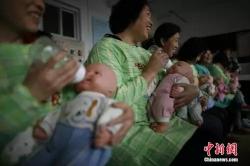 成都月嫂价格是多少（要价2万的月嫂预约到2020年）
