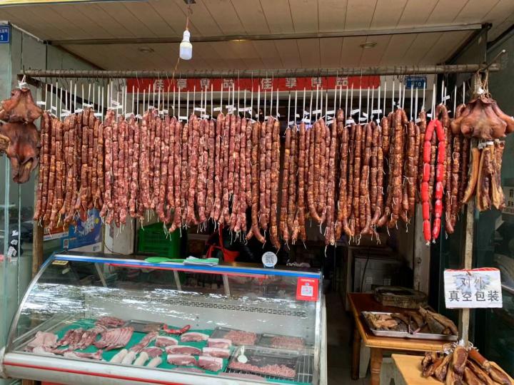 腊肉价格（成都香肠腊肉一条街即将）