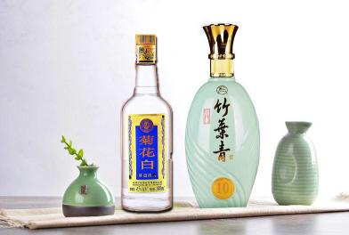 菊花白酒價格（菊花白PK竹葉青）