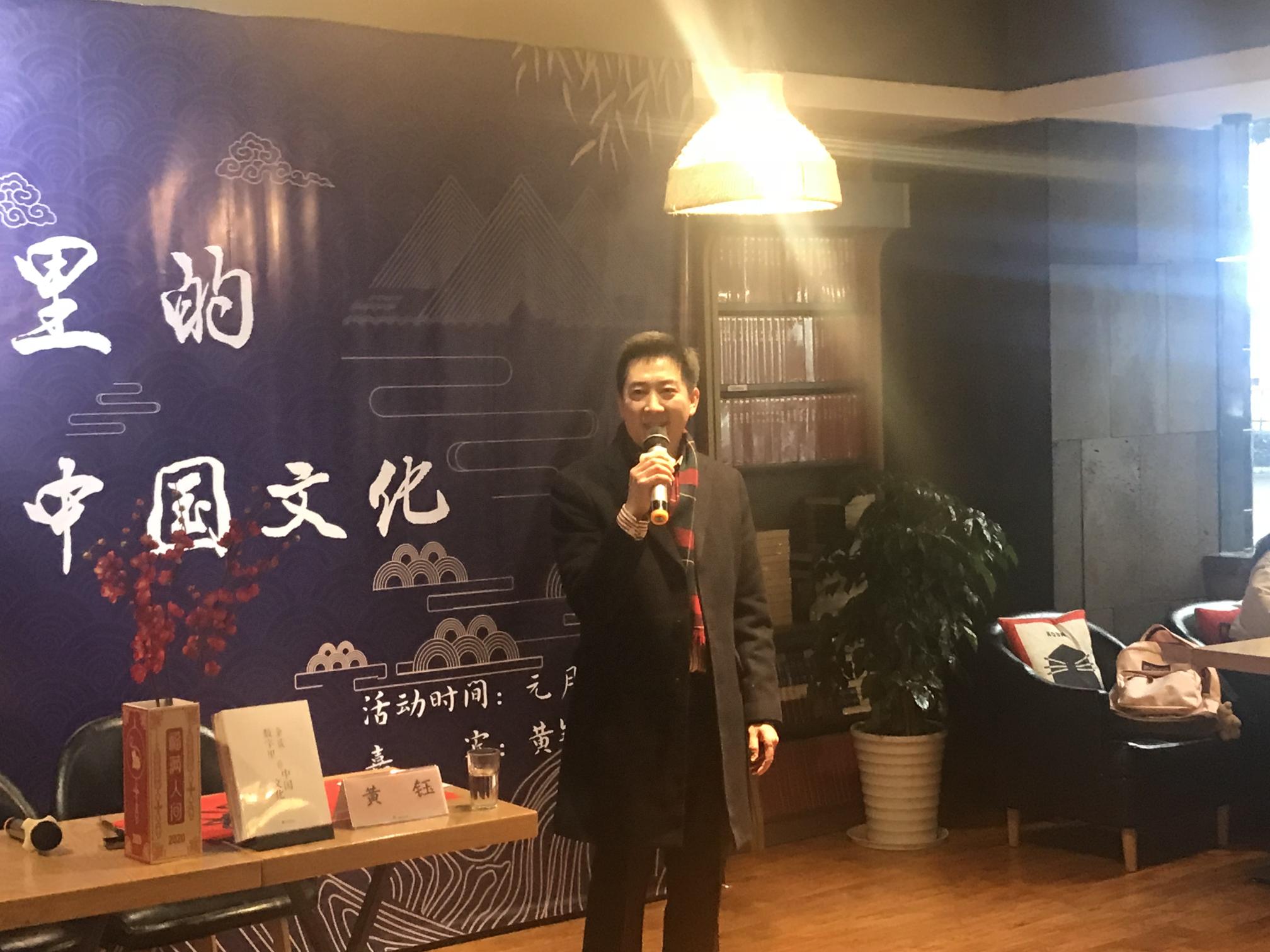 宽窄逍遥价格（他不仅是教师还是作家）
