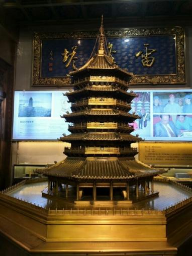 朱炳仁铜雕价格（77岁杭州大爷熔铜280吨）