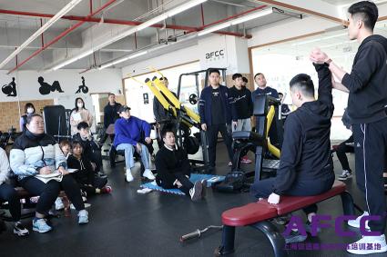 健身学院排行榜和价格（健身培训学校收费标准是怎样的呢）