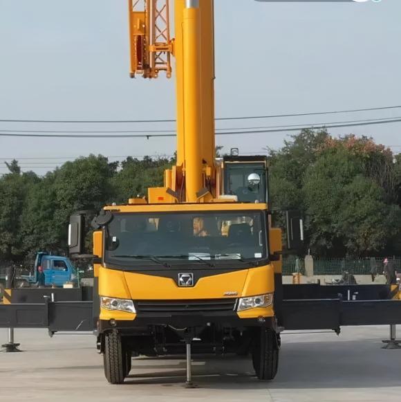 汽車吊價(jià)格大全（對(duì)比兩臺(tái)吊車）