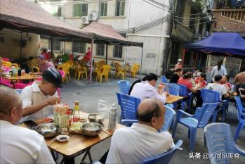 早餐桌椅批发价格图片（海南五指山的传统早餐店）