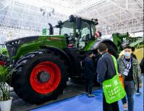 展米机器图片和价格（2021国际农机展上260马力及以上大型拖拉机）