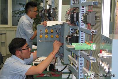 私活剪輯一分鐘多少錢(qián)（電工接私活）