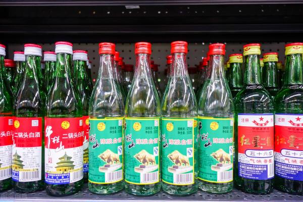 牛栏山二锅头白酒53度价格（这三款牛栏山哪个更好）
