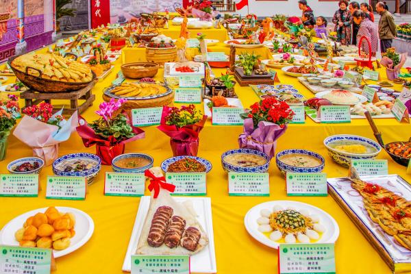 康师傅小鸡炖蘑菇面多少钱（在东北这3样菜你必须知道）