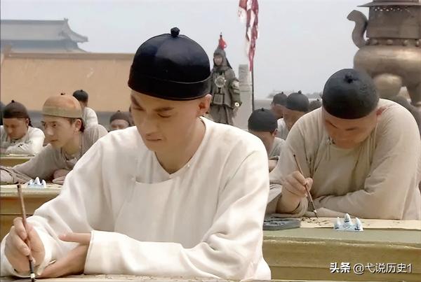 清朝的一两银子是现在的多少钱（清朝官员退休工资每年是50两白银）