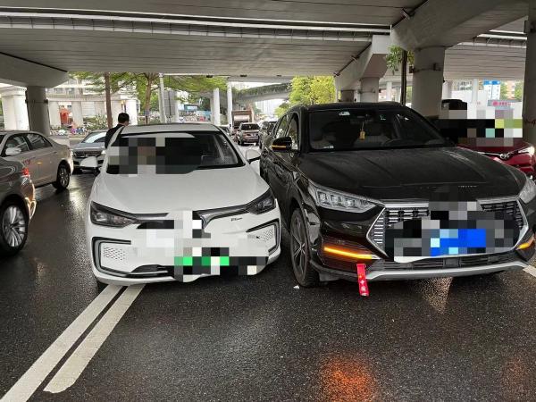 行车记录仪图片与价格（同样的价格）